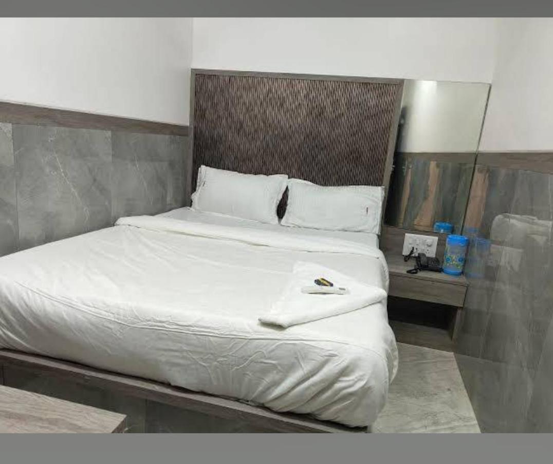 Regency Lodging And Boarding Hotel 3*